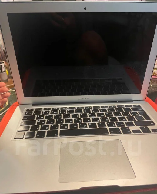 Apple MacBook Air 13 2017 Mid. 13.3", 1,8����, ��� 8 ��, ���� 124���, WiFi: 1, Bluetooth: 1, ����������� �� 12��. ����