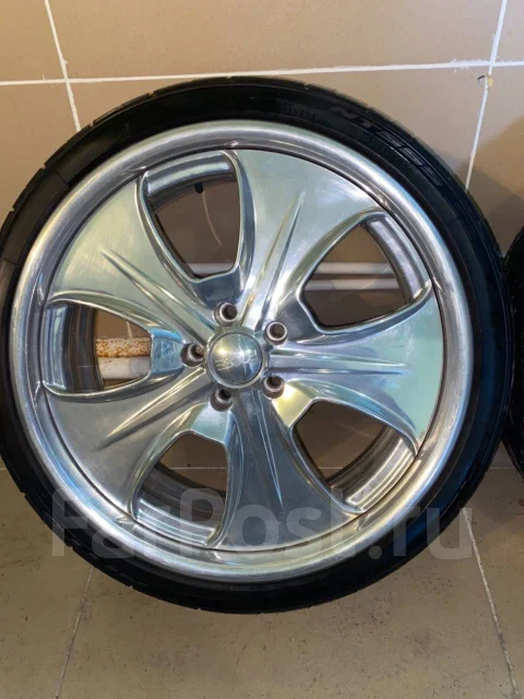 Foose. 8.5/9.0x20", 5x114.3 ����