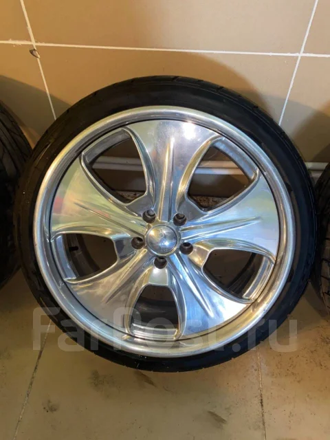 Foose. 8.5/9.0x20", 5x114.3 ����