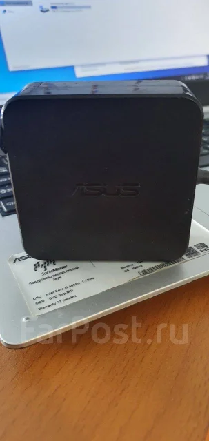 Asus. 14", ��� 8 ��, WiFi: 1, Bluetooth: 1, ����������� �� 4��. ����