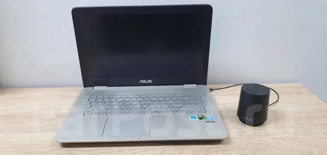 Asus. 15.5", 3,2����, ��� 8 ��, ���� 512���, WiFi: 1, Bluetooth: 1 ����