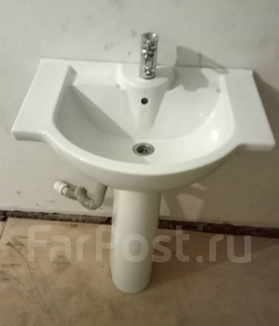 Умывальник, Ванна, - б/у, в наличии. Цена: 950? в Хабаровске