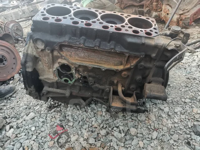 Ниссан атлас fd42 пускает белый дым с трубы