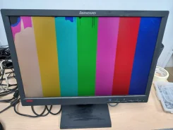 Lenovo. 19", ���������� �� (LCD, LED, QLED) ����