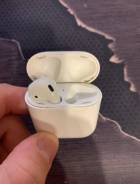 Apple AirPods 