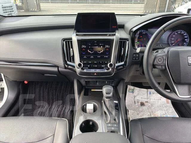 Toyota Crown. �������, 4wd, 3.5, ������, 17����. ��, �/�. ��� ����� �� ������������ ����