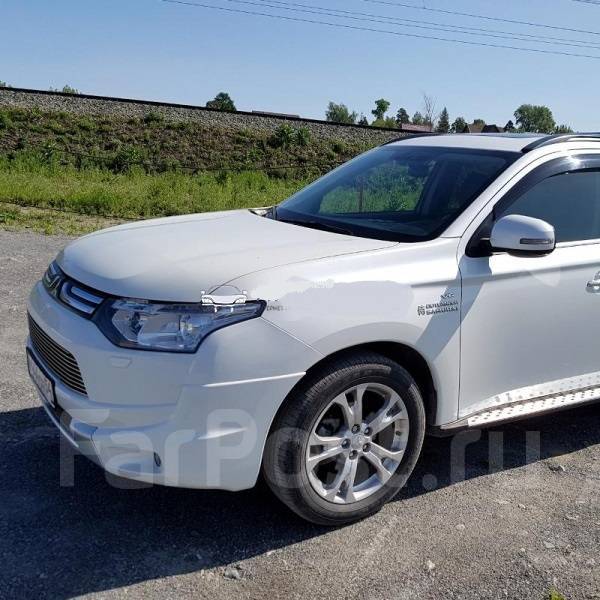 Накладка на передний бампер Mitsubishi Outlander 3 2012-2014 купить во ...