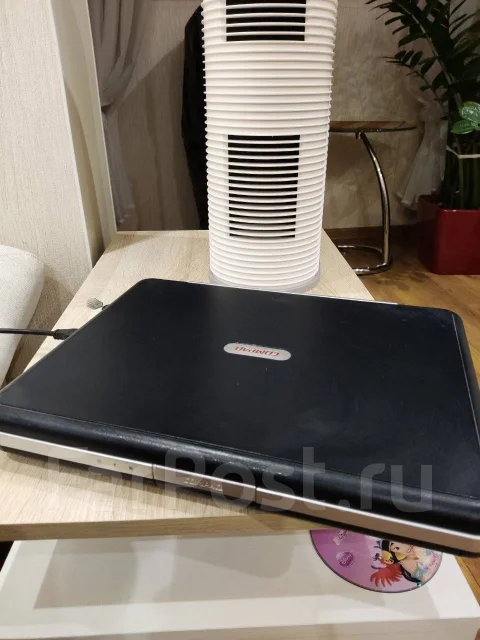 Compaq Presario. 15.6", 3����, WiFi: 1 ����