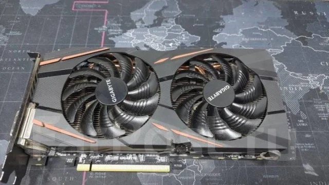 Radeon RX 580 ����