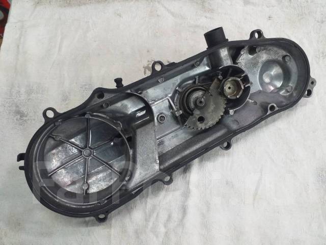 Крышка вариатора honda. Крышка вариатора Хонда Леад 90. Крышка вариатора Хонда Леад. Крышка вариатора на скутер Хонда лид 110. Вариатор Honda lead 100.