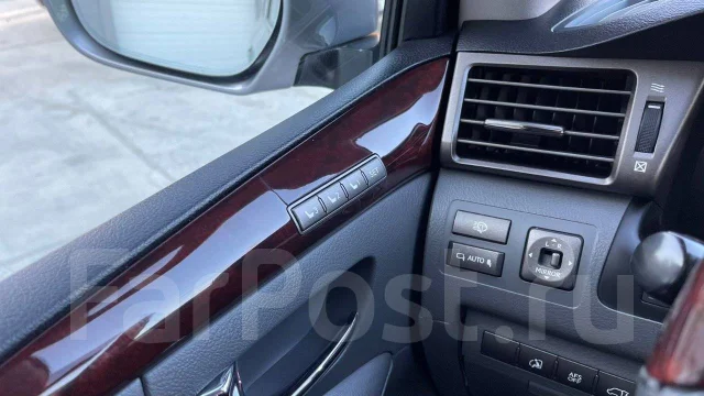 Lexus LX570. �������, 4wd, 5.7 (367��.�.), ������, 195 000����. �� ����