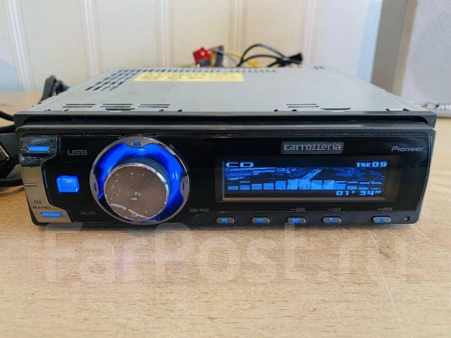 Pioneer Carrozzeria DEH-P620 / USB, MP3, AUX, iPod, CD/R/RW, AM/FM