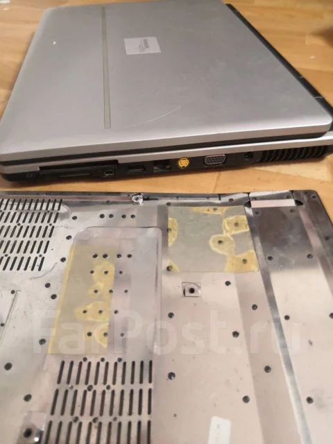 Fujitsu Siemens. 17.3", ��� 1024 ��, WiFi: 1 ����