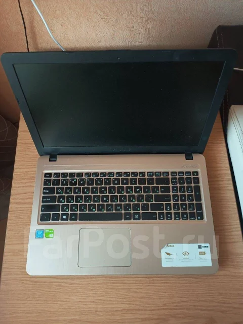 Asus VivoBook D540MB. 15.6", 2,7����, ��� 4 ��, ���� 480���, WiFi: 1, Bluetooth: 1, ����������� �� 8��. ����