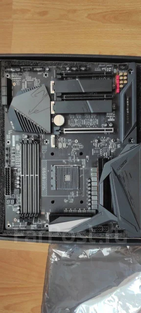 AMD B550 ����
