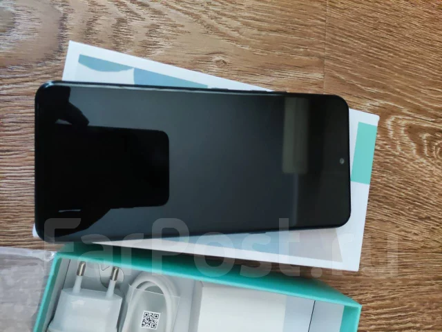 LG Q51. �����, ������, 3G, 4G LTE, NFC ����