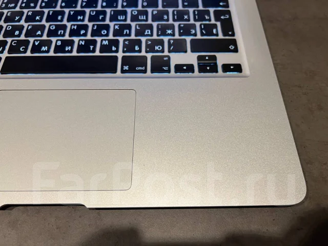 Apple MacBook Air 13 2017 Mid MQD32. 13.3", 1,8����, ��� 8 ��, ���� 128���, WiFi: 1, Bluetooth: 1, ����������� �� 8��. ����