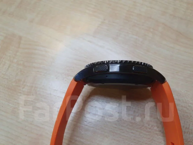 Samsung Gear S3 Frontier. GPS, NFC, IP67, IP68 ����