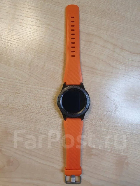 Samsung Gear S3 Frontier. GPS, NFC, IP67, IP68 ����