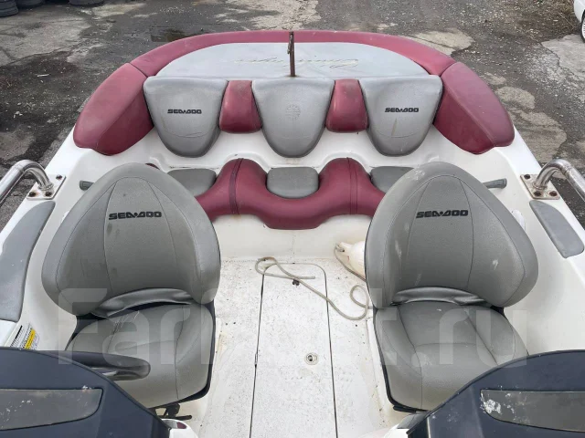 BRP Sea-Doo Challenger. ����� 5��., ��������� ������������, 240��.�., ������. ��� ����� �� ������������ ����