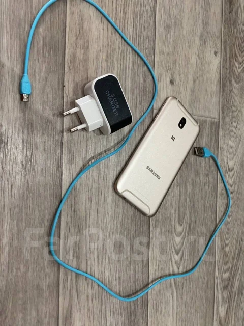 Samsung Galaxy J7 2017. �/� ����