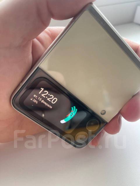 Samsung Z Flip 3 5G с гарантией, страховкой, состояние нового, 6.70",  раскладушка, бежевый. Цена: 70 000₽ во Владивостоке