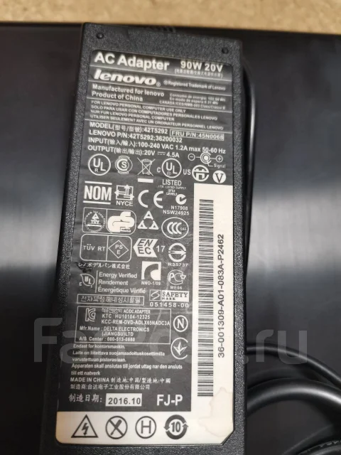 Lenovo IdeaPad Z710. 17", 2 400����, ��� 4 ��, ���� 500���, WiFi: 1 ����