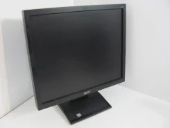Acer. 17" ����