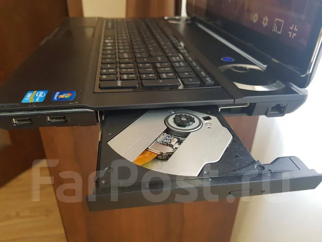 Fujitsu LifeBook. 17.3", 2,2����, ��� 8 ��, ���� 1 000���, WiFi: 1, ����������� �� 1��. ����