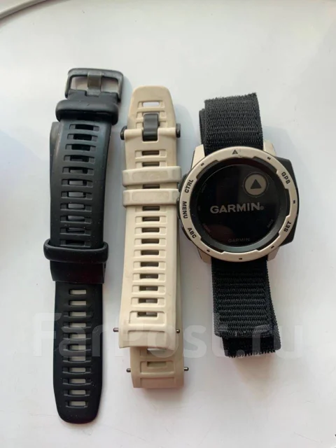 Garmin Instinct. GPS, IP68 ����