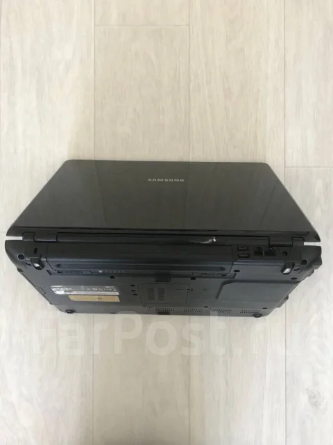 Samsung R510. 15.6", ��� 4 ��, ���� 250���, WiFi: 1, Bluetooth: 1 ����