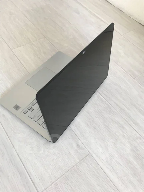 Sony VAIO. 13.3", ��� 4 ��, ���� 120��� ����