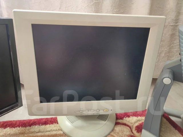 Asus. 19" ����