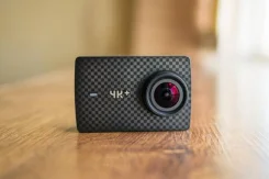 Yi 4K+ Action Camera. 10 - 14.9 ��, � ���������� ����