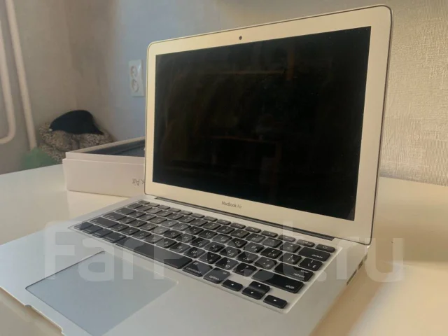 Apple MacBook Air 13 2017 Mid. 13.3", ��� 8 ��, ���� 128���, WiFi: 1, Bluetooth: 1, ����������� �� 12��. ����