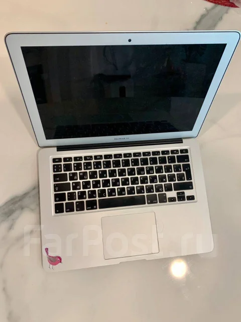 Apple MacBook Air 13 2013 Mid MD760. 13", 1,3����, ��� 4 ��, ���� 128���, WiFi: 1, Bluetooth: 1 ����