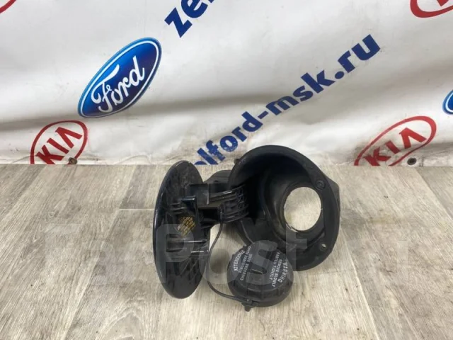 Не закрывается лючок бензобака kia ceed