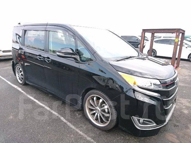 Toyota noah zrr80