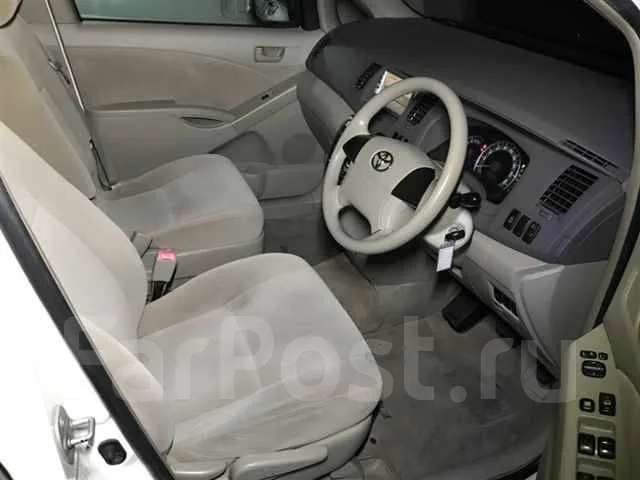 Toyota Isis. �������, ��������, 1.8 (132��.�.), ������, 70����. ��, �/�, ��� ���. ��� ����� �� ������������ ����