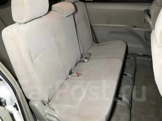 Toyota Isis. �������, ��������, 1.8 (132��.�.), ������, 70����. ��, �/�, ��� ���. ��� ����� �� ������������ ����