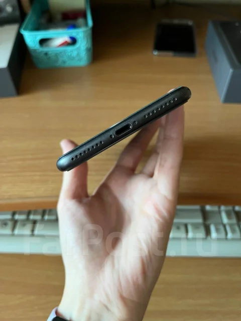 Apple iPhone 8 Plus. �/�, �����, 3G, 4G LTE, NFC ����