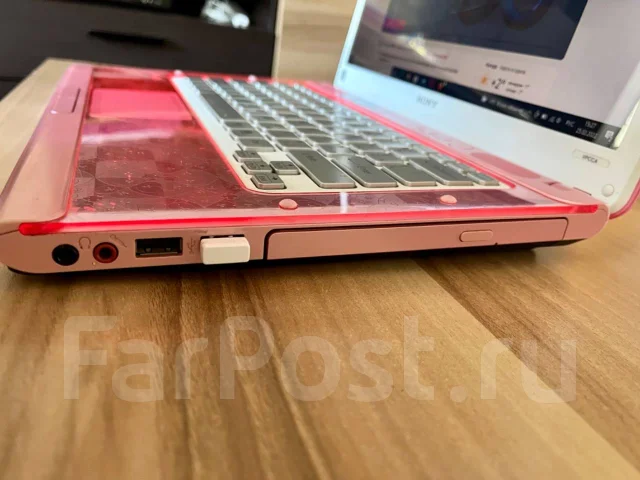 Sony VAIO PCG. 13.3", 2,4����, ��� 4 ��, ���� 128���, WiFi: 1, Bluetooth: 1 ����