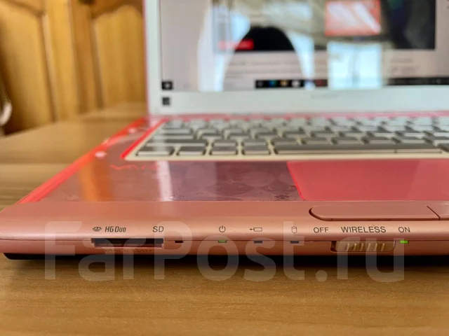 Sony VAIO PCG. 13.3", 2,4����, ��� 4 ��, ���� 128���, WiFi: 1, Bluetooth: 1 ����