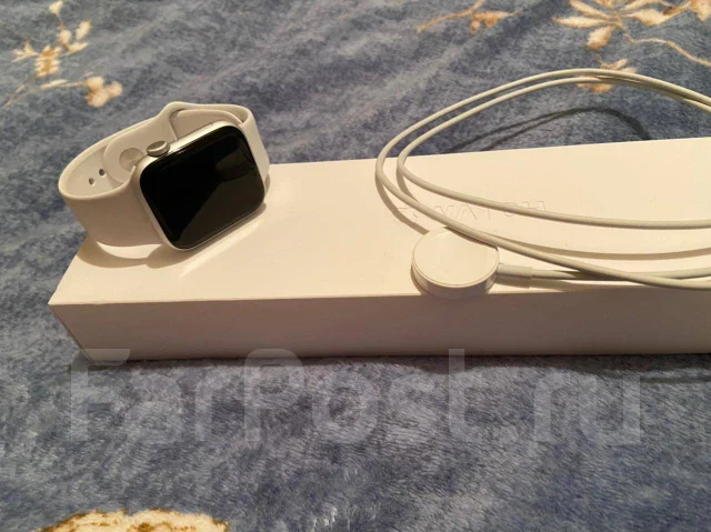 Apple Watch SE. GPS, NFC, SIM-�����, IP67, IP68 ����