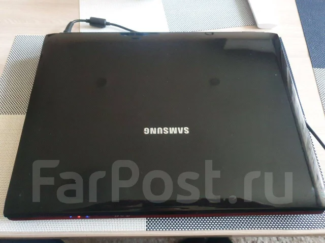Samsung R560. 15.4", 2,3����, ��� 3072 ��, ���� 160���, WiFi: 1, Bluetooth: 1 ����