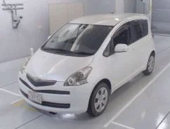 Toyota Ractis ����