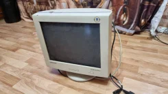 Samsung. 17", ���������� ��� (CRT) ����