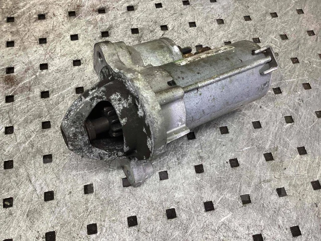 ������� Ford Fiesta 2010 8V2111000AD 8V2111000AD ����