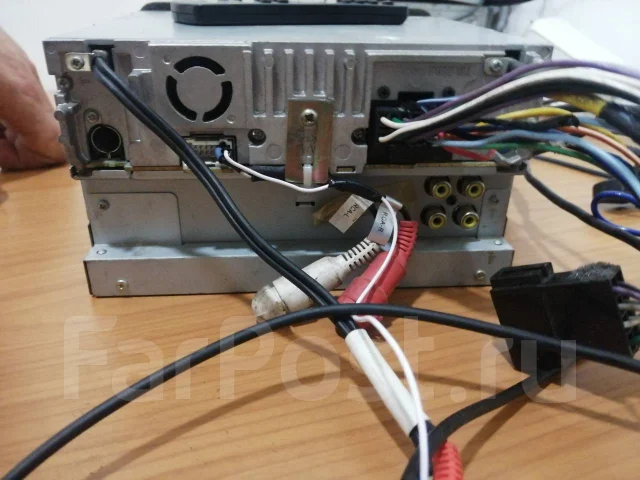 Sony XAV-E60 ����