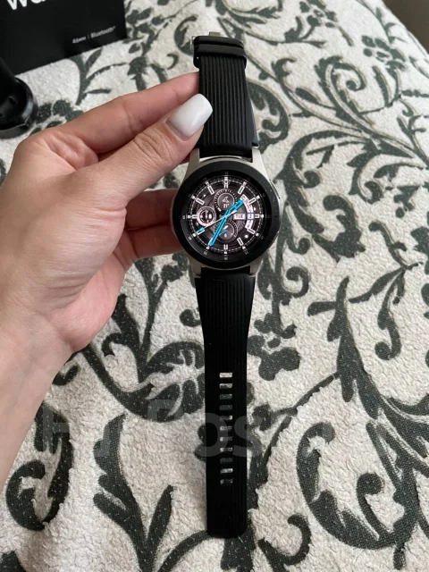 Samsung Galaxy Watch. GPS, NFC, IP67, IP68 ����